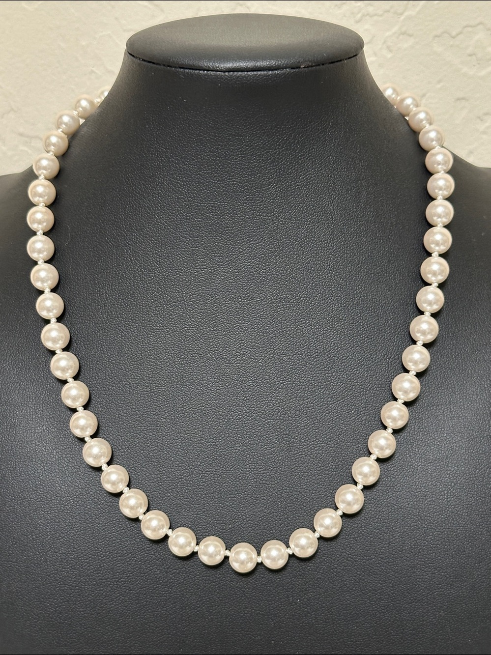 RMN Roman Vintage Hand Knotted Faux Pearl Necklace